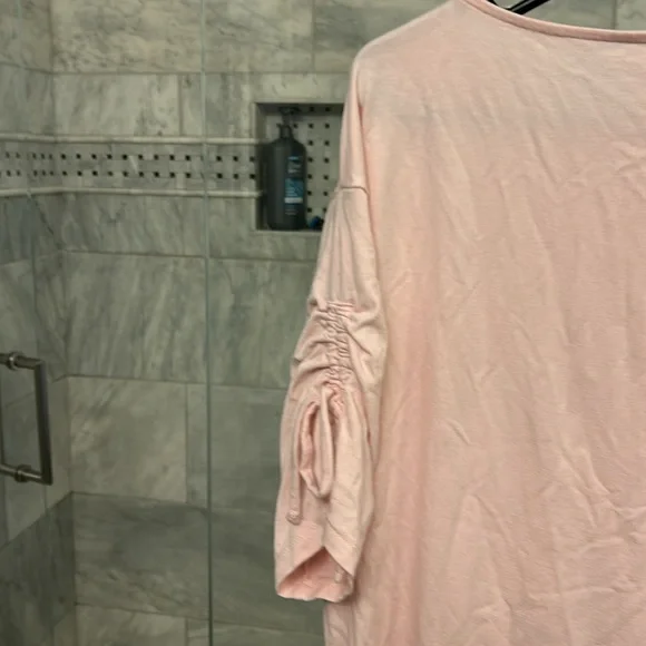 Soft light pink t shirt - Picture 6 of 8